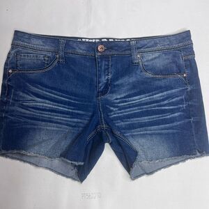 Hydraulic Blue Jean Shorts with Distressed Hem Size 17/18